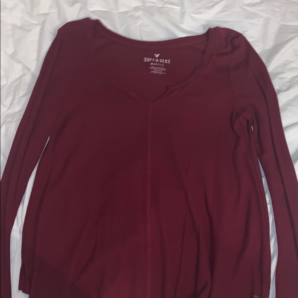 american eagle maroon top